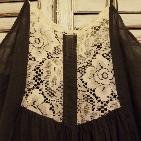 Cameo Lace Tank - Picture 2 of 4